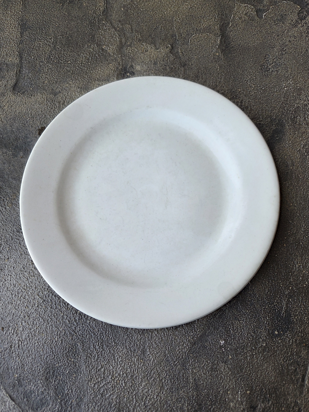 ANTIQUE WHITE IRONSTONE CHINA PLATE, 1800S J.& G. MEAKIN